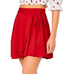 Cute Wrap skirt in red